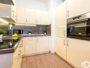 Prodej bytu 2+kk, Praha, Saarinenova, 61 m2