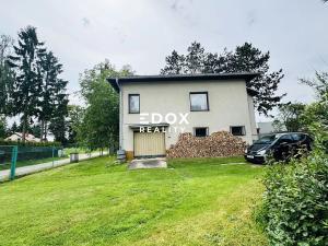 Prodej rodinného domu, Mukařov, Na Budech, 250 m2