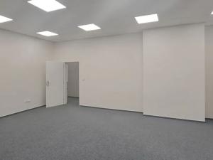 Pronájem kanceláře, Třebíč, Karlovo nám., 42 m2