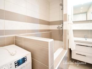 Pronájem bytu 3+1, Brno - Bystrc, Teyschlova, 78 m2