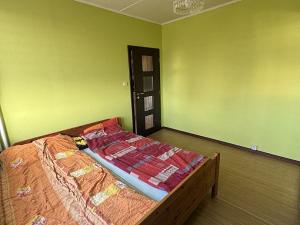Prodej bytu 2+1, Tachov, Zárečná, 52 m2