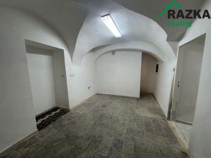 Pronájem obchodního prostoru, Planá, 65 m2