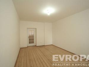 Pronájem bytu 1+kk, Praha - Nusle, U družstva Život, 31 m2