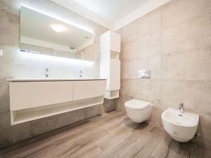Pronájem bytu 4+kk, Praha - Nové Město, Na Moráni, 153 m2
