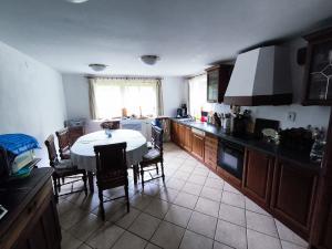 Prodej rodinného domu, Žďárec, 256 m2