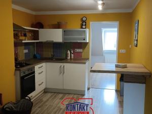 Pronájem bytu 3+1, Včelná, Husova, 112 m2