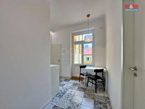 Pronájem bytu 2+kk, Praha - Karlín, Sokolovská, 42 m2