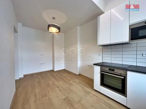 Pronájem bytu 2+kk, Praha - Karlín, Sokolovská, 42 m2