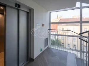 Pronájem bytu 1+kk, Praha - Vršovice, Petrohradská, 30 m2