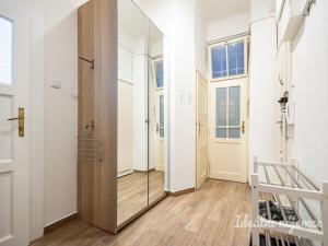 Pronájem bytu 2+kk, Praha, Komunardů, 50 m2