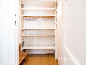 Pronájem bytu 2+kk, Praha, Komunardů, 50 m2