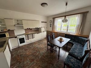 Prodej rodinného domu, Kolinec, 150 m2