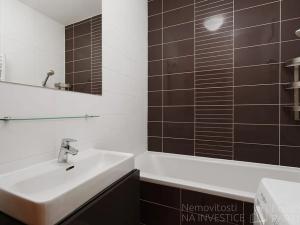 Pronájem bytu 2+kk, Praha - Záběhlice, Harlacherova, 56 m2