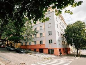Pronájem bytu 2+1, Praha - Vinohrady, Šrobárova, 65 m2