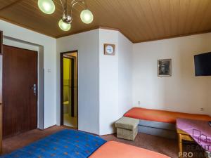 Pronájem ubytování, Praha - Dolní Chabry, 305 m2