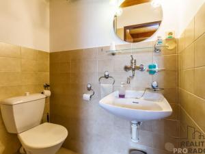 Pronájem ubytování, Praha - Dolní Chabry, 305 m2