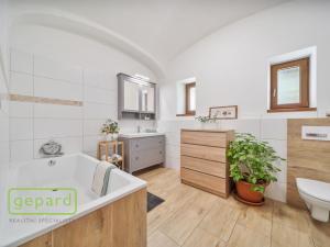 Prodej rodinného domu, Jaroměř - Semonice, 180 m2