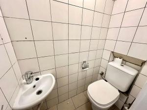 Pronájem obchodního prostoru, Praha, Krakovská, 40 m2