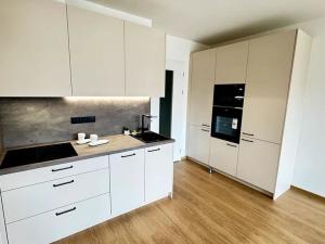 Pronájem bytu 1+kk, Praha - Háje, Výstavní, 37 m2
