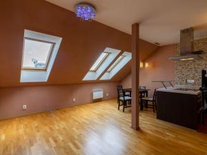 Pronájem bytu 3+kk, Praha - Smíchov, Radlická, 70 m2