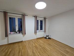 Pronájem ordinace, Praha - Vršovice, Rybalkova, 18 m2