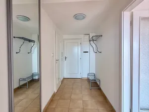 Pronájem bytu 2+kk, Praha - Vysočany, Pešlova, 53 m2