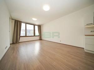 Pronájem bytu 2+kk, Praha - Vysočany, Sokolovská, 52 m2