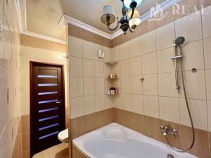 Pronájem bytu 4+1, Chomutov, Jirkovská, 78 m2