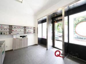 Pronájem obchodního prostoru, Praha - Smíchov, Arbesovo náměstí, 35 m2