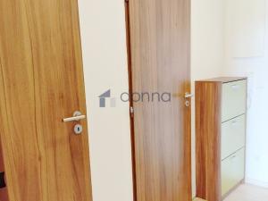 Pronájem bytu 2+kk, Praha, Chotěšovská, 54 m2