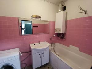 Pronájem bytu 3+1, Praha - Podolí, Pod Pekařkou, 80 m2