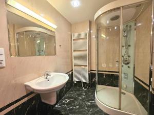 Pronájem bytu 4+kk, Praha - Krč, Hudečkova, 172 m2