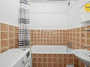 Prodej bytu 2+1, Nová Role, Tovární, 60 m2