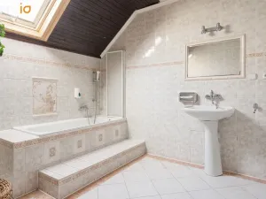 Prodej vinného sklepa, Dolní Dunajovice, Hlavní, 500 m2
