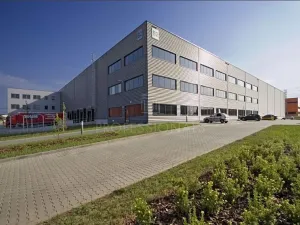 Pronájem skladu, Praha - Horní Počernice, Sezemická, 1215 m2