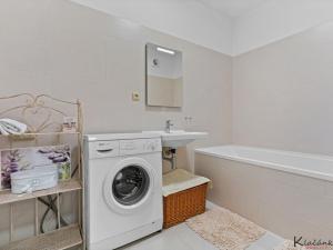 Prodej bytu 2+kk, Zlín - Malenovice, třída Svobody, 64 m2