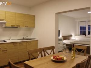 Prodej apartmánu, Staré Město - Chrastice, 274 m2