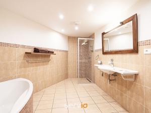 Prodej apartmánu, Mutěnice, Hodonínská, 258 m2