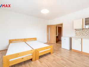 Pronájem bytu 1+kk, Praha - Suchdol, Suchdolská, 30 m2