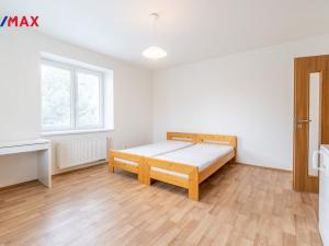 Pronájem bytu 1+kk, Praha - Suchdol, Suchdolská, 30 m2
