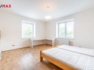Pronájem bytu 1+kk, Praha - Suchdol, Suchdolská, 30 m2