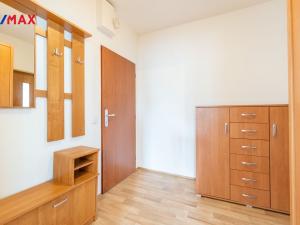 Pronájem bytu 1+kk, Praha - Suchdol, Suchdolská, 30 m2