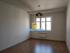 Pronájem bytu 1+kk, Praha - Nusle, Na Veselí, 28 m2