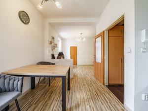 Prodej bytu 2+kk, Karlovy Vary, Na Průhoně, 42 m2