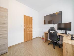 Prodej bytu 2+kk, Karlovy Vary, Na Průhoně, 42 m2