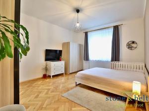 Prodej bytu 2+1, Praha - Smíchov, Pod tratí, 76 m2