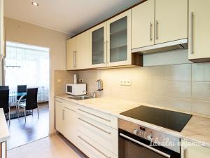 Pronájem bytu 3+kk, Praha - Kobylisy, Šimůnkova, 61 m2