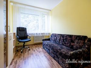 Pronájem bytu 3+kk, Praha - Kobylisy, Šimůnkova, 61 m2