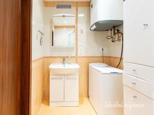 Pronájem bytu 3+kk, Praha - Kobylisy, Šimůnkova, 61 m2