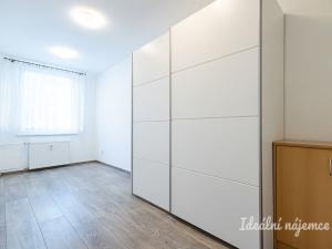 Pronájem bytu 3+1, Praha - Modřany, Botevova, 72 m2